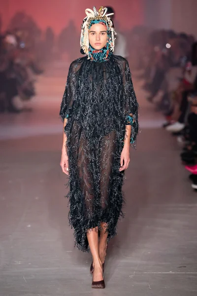 Look 3